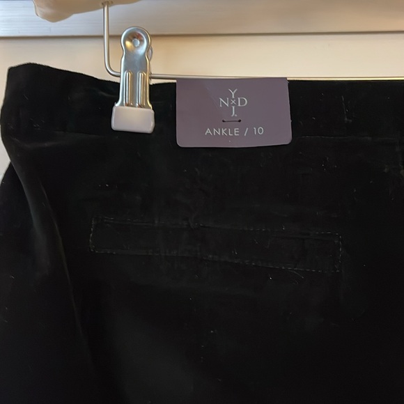 NYDJ Corynna Velveteen Ankle Pants Women’s 10 Black - Picture 7 of 9